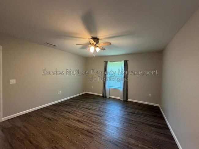 Building Photo - 5553 Riviera Dr