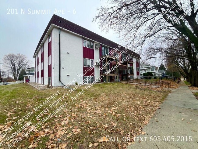 Building Photo - 201 N Summit Ave