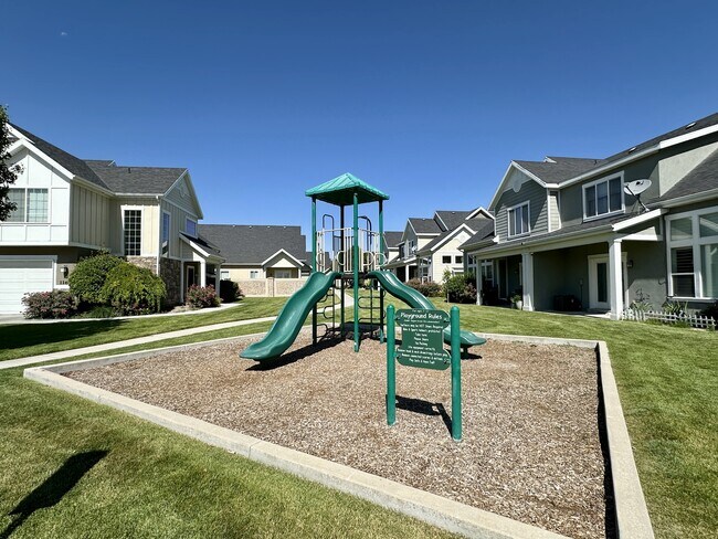 Building Photo - 1748 Winford Dr