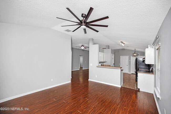 Building Photo - 2167 S Cranbrook Ave