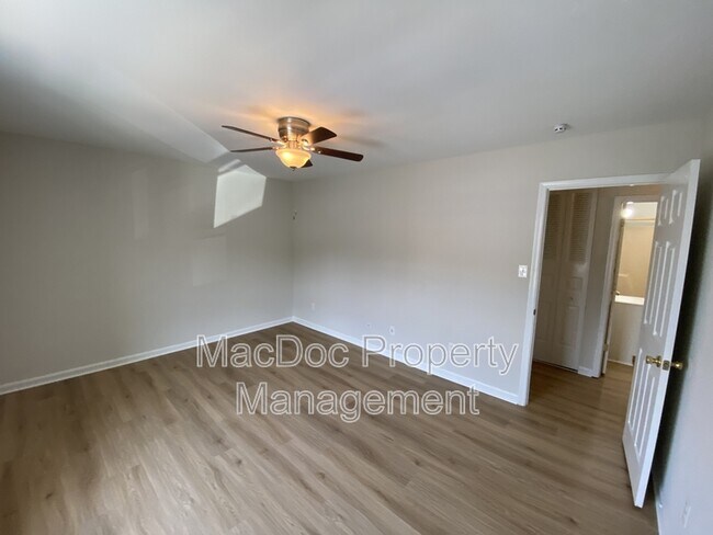 Building Photo - 128 Hickok Cir