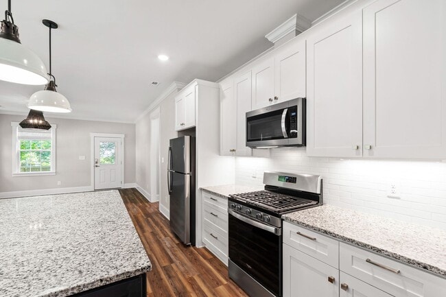 Building Photo - Beautifully Built Ranch Home in Desirable ...