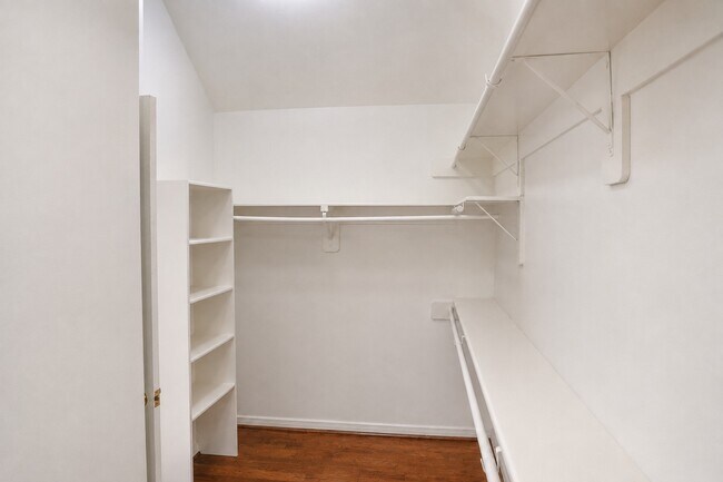 Building Photo - 22422 Cascade Springs Dr