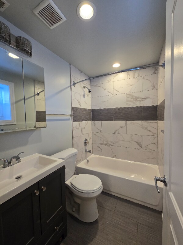 Building Photo - 2505 W Granville Ave