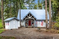 Building Photo - Fully furnished cabin in Pine Loch Sun.  Come enjoy the outdoors!!
