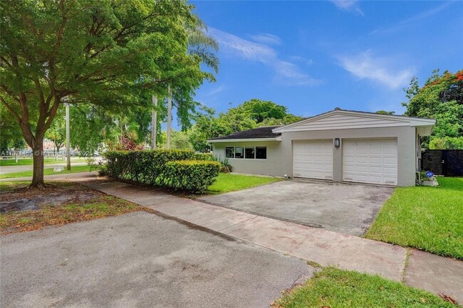 Building Photo - 5620 Alhambra Cir