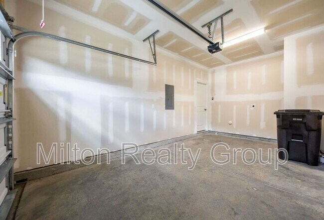 Building Photo - 63 Village Edge Dr