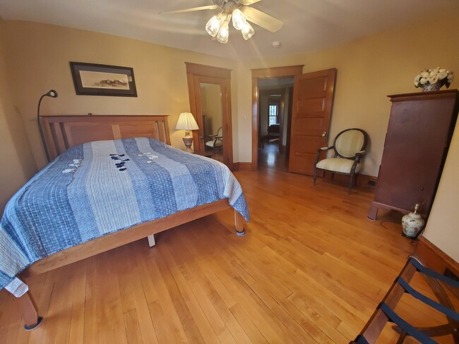 Bedroom 3 - 82 Hungerford Terrace