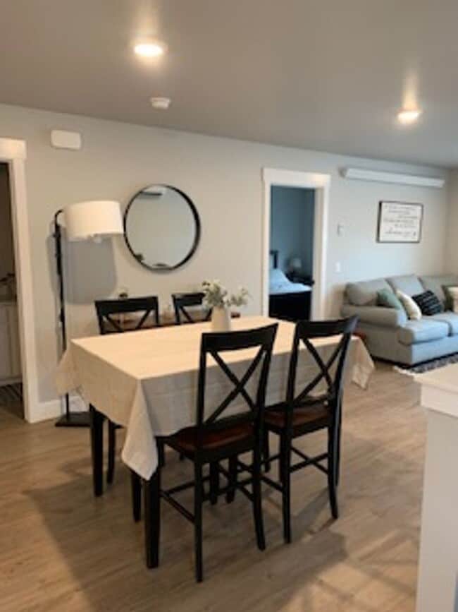 Building Photo - Elysian Road Triplex