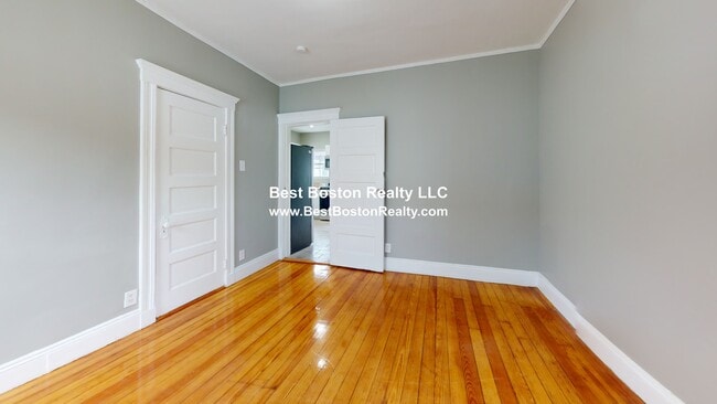 Building Photo - 3943 Washington St