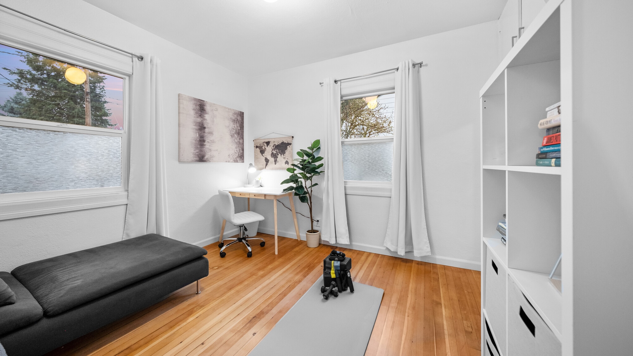 Building Photo - 2910 E 28th St