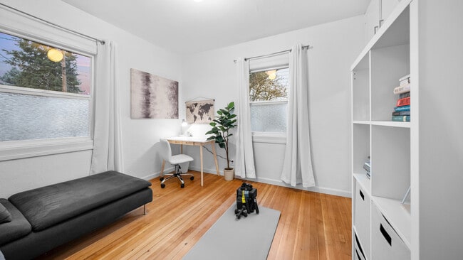 Building Photo - 2910 E 28th St