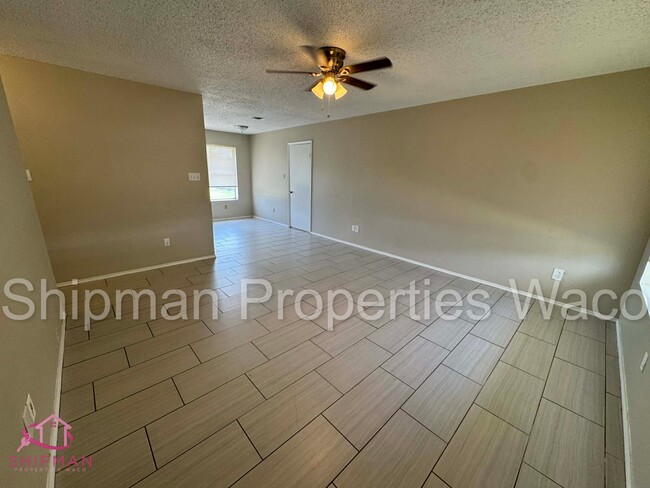 Building Photo - 4709 Lexington St