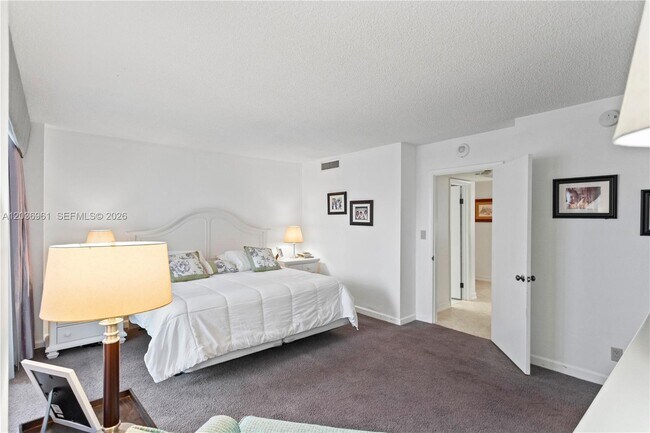 Building Photo - 4280 Galt Ocean Dr