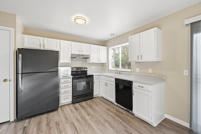 Building Photo - 2,595.95-  3 Bed, 1.5 Bath Home In Longmont with Great Backyard and In Unit Laundry!