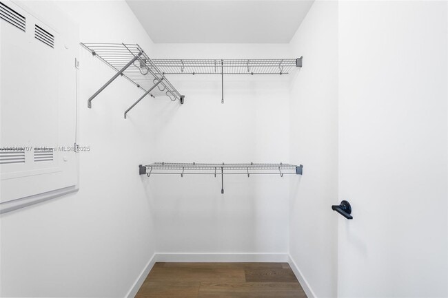 Building Photo - 307 SW 5th St