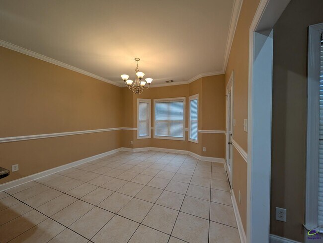 Building Photo - 140 Wessex Dr