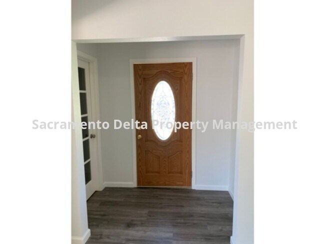 Building Photo - Nice home in Fair Oaks neighborhood