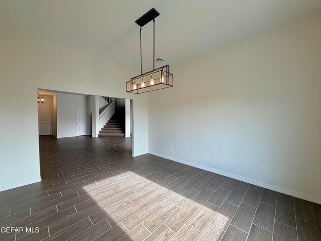 Building Photo - 122 Esther Trl