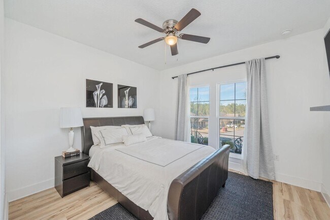 Building Photo - 667 Red Fern Rd