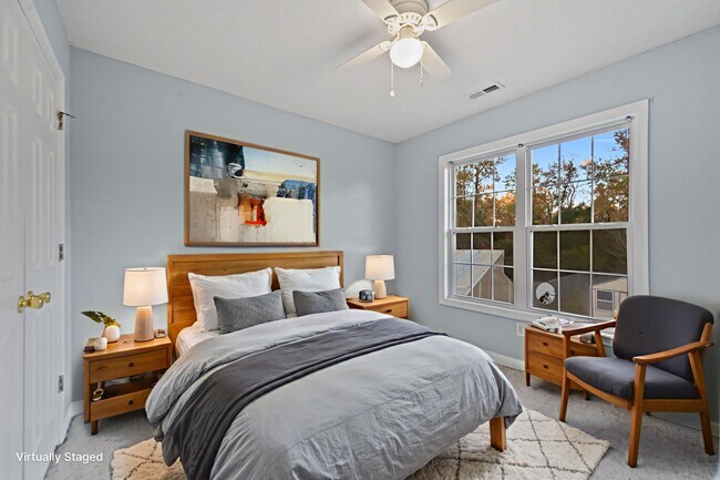 Building Photo - 200 Bridlewood Dr