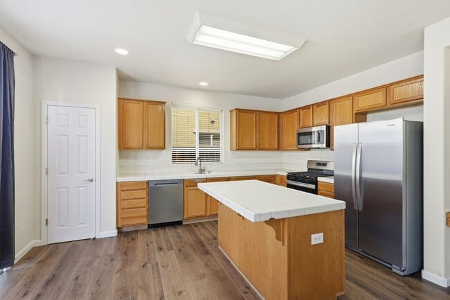 Building Photo - Seaview Ranch Neighborhood!