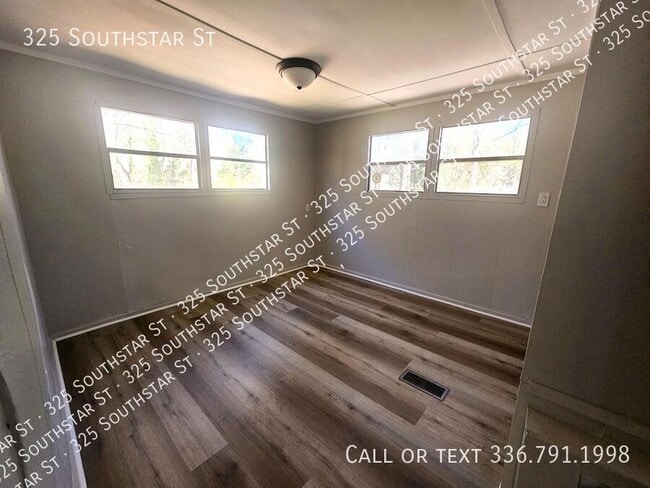 Building Photo - 325 Southstar St