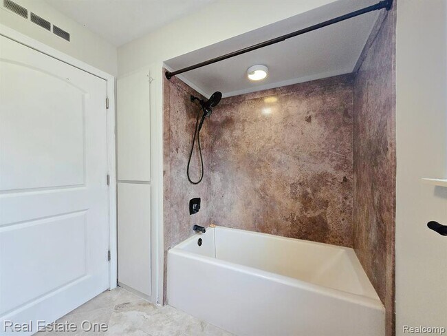 Building Photo - 2287 Strader Dr