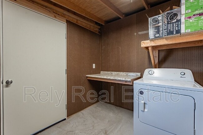 Building Photo - 8416 E Rancho Vista Dr