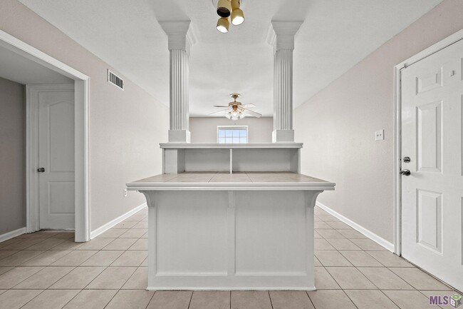 Building Photo - 445 W Parker Blvd