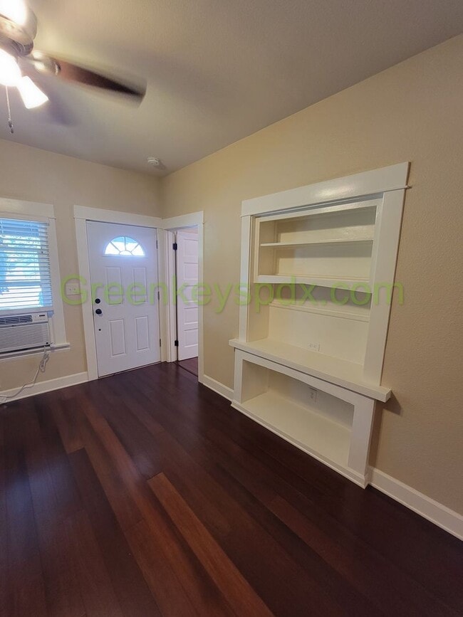 Building Photo - Amazing 1-Bedroom Unit in a Side-by-Side Duplex Near Hollywood District