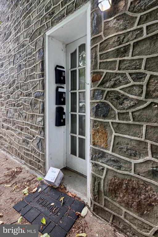 Building Photo - 448 Krams Ave