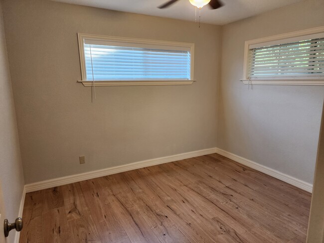 Building Photo - 1361 Bassett St
