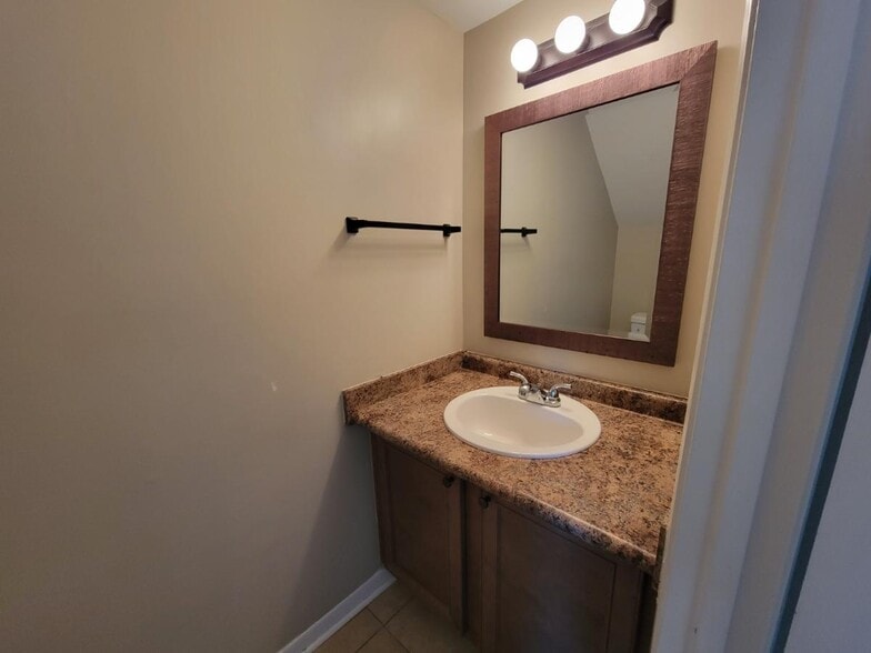 Building Photo - 4466 E Business Highway 98