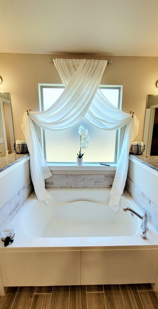Building Photo - FULLY FURNISHED! Stunning 3/2/2