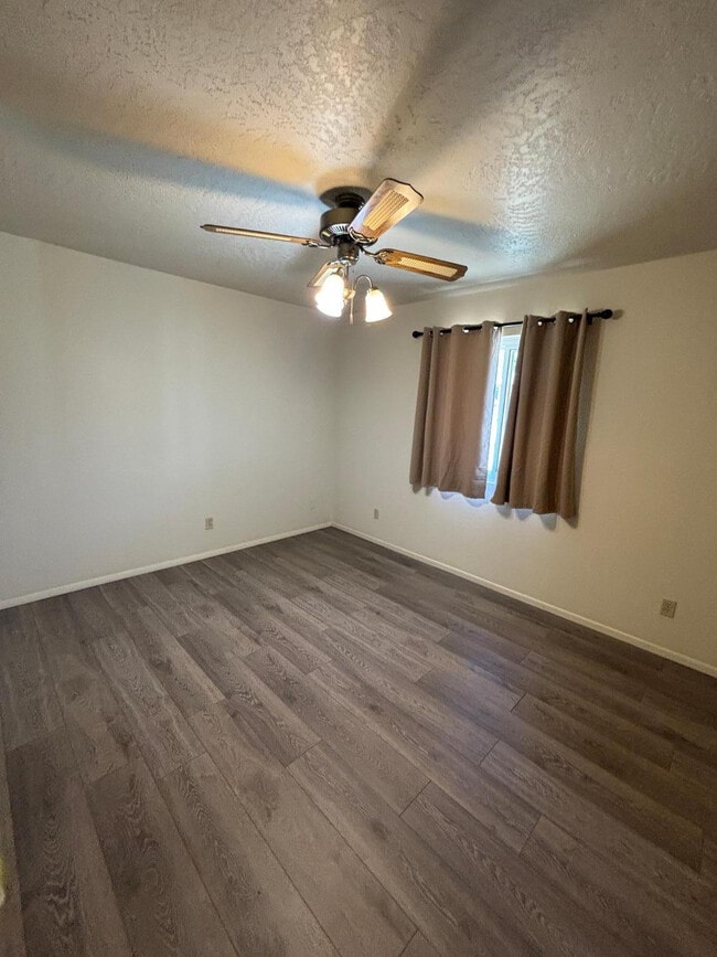 Building Photo - 1584 Sandy Ln