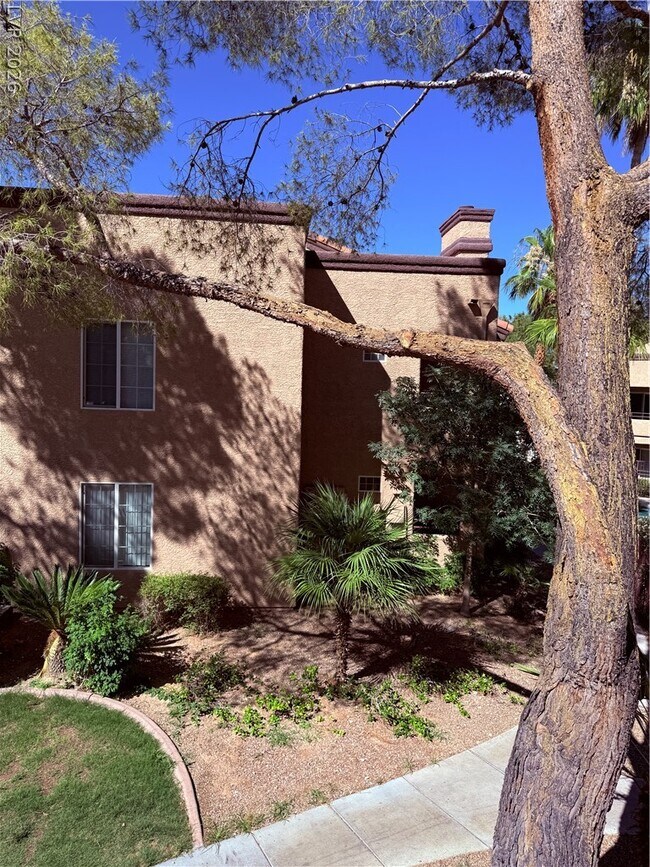 Building Photo - 9325 W Desert Inn Rd