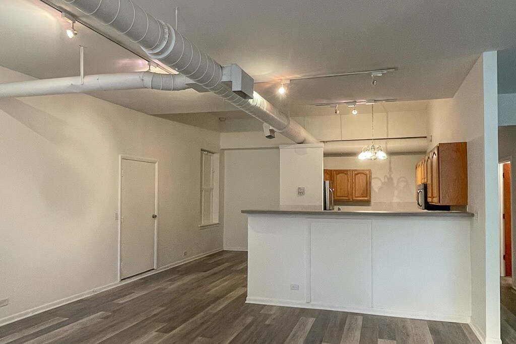 Building Photo - 1840 W Henderson St