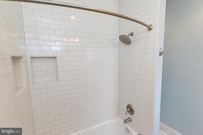 Building Photo - 809 Kentucky Ave SE