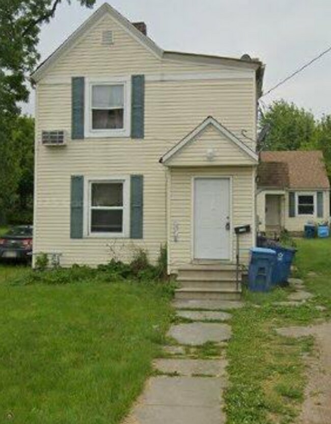 Primary Photo - 1322-1324-1326 Brownell
