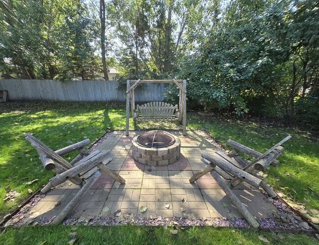 Building Photo - 5038 W Elm Ct