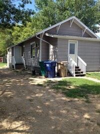 Building Photo - 2 Bed 1 Bath