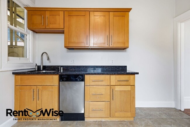 Building Photo - 3230 16th St