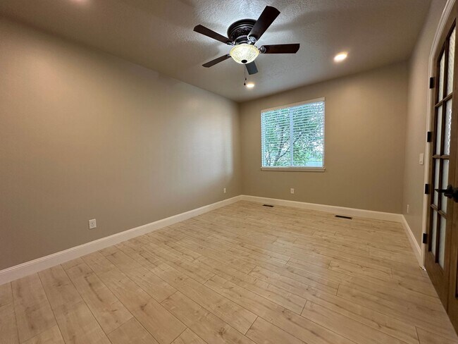 Building Photo - Single Family Home on Ranches Golf Course ...