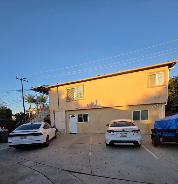 Primary Photo - 3834 Girard Ave