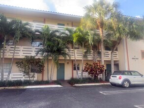 Building Photo - 3213 NW 103rd Terrace