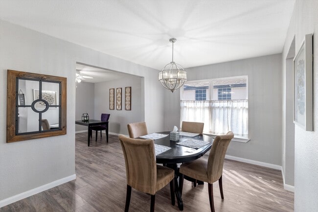 Building Photo - 2753 Larkspur Ln