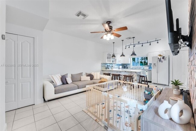 Building Photo - 12925 SW 49th Ct