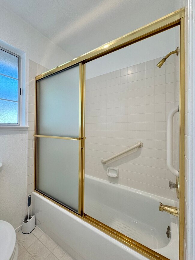 Building Photo - Napa, Gated Community Single Story 2 Bedro...