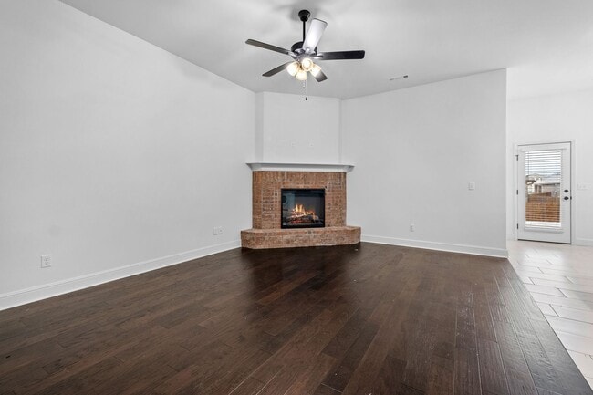 Building Photo - Gorgeous Home in Bentonville!